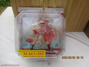Toycom Street Fighter - Cammy - Capcom Figure Collection Suncoast Pink) New - Picture 1 of 2