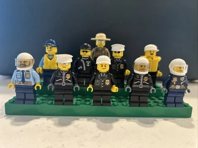 Joblot of Lego city police officers x10 - Image 1 of 4