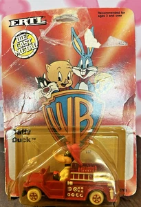 1988 ERTL Warner Brothers Looney Tunes Daffy Duck Fire Truck Toy - Diecast #2701 - Picture 1 of 8