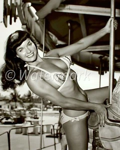 Vintage Bettie Page Pin-Up Model 1950s 8x10 Publicity Photo - Picture 1 of 1