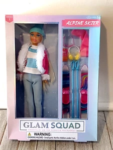 Aquarius Glam Squad Alpin Skifahrer Puppe + Zubehör - Neu - Bild 1 von 4