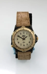 Timex Indiglo Montre Homme Noir Or Plastique Marron Cuir Clair 30m Beige Quartz - Photo 1 sur 6