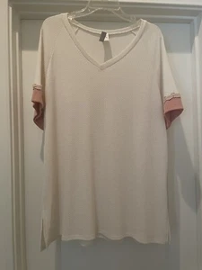 Ladies Cream Short Sleeve Blouse By Honey me Curvy. Size 2XL. - Picture 1 of 3