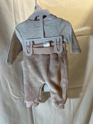 Babies 0 To 3 Months Outfit Three Piece Set Brand new with tag - Image 1 of 4