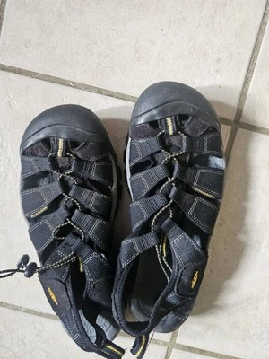 Men's KEEN Newport Sandal Water Hiker  Black  Size 10.5 - Image 1 of 4