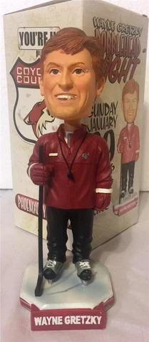 2006 PHOENIX COYOTES WAYNE GRETZKY "COACH" SGA BOBBLEHEAD ~ NIB Cover