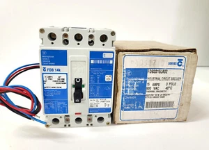CUTLER-HAMMER FDB3015LA02 Molded Circuit Breaker 15 Amp / C Series / 3 Pole - Picture 1 of 3