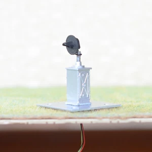 1 x HO scale model railroad 3-colors dwarf searchlight ground signal lower #M1 - Picture 1 of 6