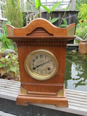 ANTIQUE JUNGHANS ARTS & CRAFTS STYLE MAHOGANY BRACKET CLOCK Cover