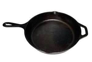 Cracker Barrel Cast Iron Skillet  Old Country Store 10 I/4” - Picture 1 of 5