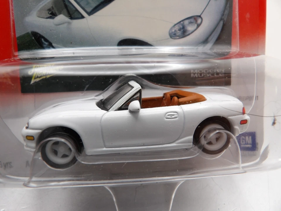 Jaguar Xk8 Convertible 2001 Johnny Lightning Modern Muscle 1 64