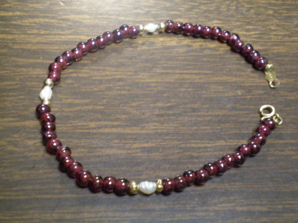 Brazalete de eslabones de perlas y cuentas rojas de oro amarillo de 14K para dama 4,8 gramos     Foto 1 de 2