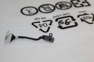 100% Authentic Genuine Dell Inspiron 15 5000 5501 5502 DC Power Input Jack - Zdjęcie 1 z 4
