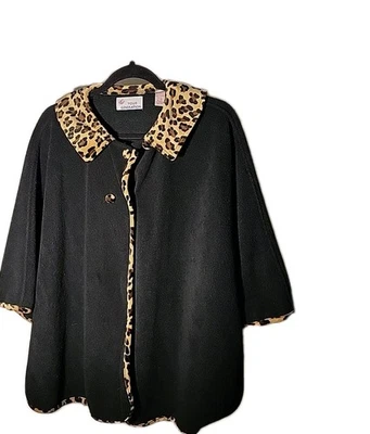 Poncho de mujer con capa vintage de lana negro borde de leopardo frente abierto Lord & Taylor Foto 1 de 4