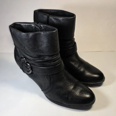 St Johns Bay Women' 8.5 Black Leather Belted Fold-over Cuff Ankle Booties Boots  - Imagem 1 de 4