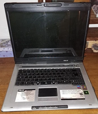 ASUS Z9200VC Notebook 2006 nicht funktionsfähig - Bild 1 von 4