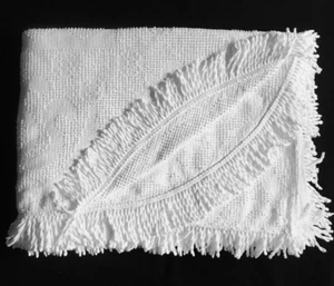Vintage Bates? Hobnail Chenille Bedspread White Cotton 81"W X 108"L no Tag - Picture 1 of 14