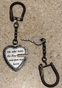 Set Of 2 Vintage "KEY TO MY HEART" Novelty Keychains Heart & Key Silver-Tone - Picture 1 of 3