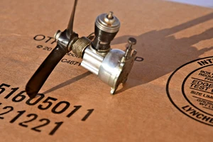 Vintage Cox .049 Baby Bee Model Airplane Engine good compression - Picture 1 of 4