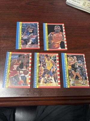 Juego de inicio parcial de pegatinas de baloncesto Fleer 1987 5/11 Magic Bird Wilkins Akeem Foto 1 de 4