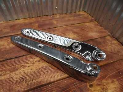 12 Suportes de tampa de para-lama traseiros cromados direito Triumph Thunderbird 1600 2306349 - Imagem 1 de 3