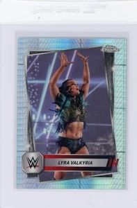 2025 Topps Chrome WWE Lyra Valkyria Prism Refractor #135 - Bild 1 von 3