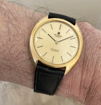 Universal Geneve Gilt Shadow Ultra-delgado micro-rotor automático esfera champán Foto 1 de 4