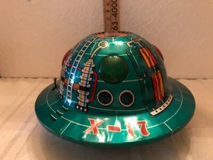 VINTAGE X-17 BATTERY OPERATED FLYING SAUCER EXCELLENT WORKING CONDITION - Picture 1 of 7