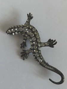 "Broche lagarto esmalte negro tonificado con pedrería blanca 3""" - Imagen 1 de 2