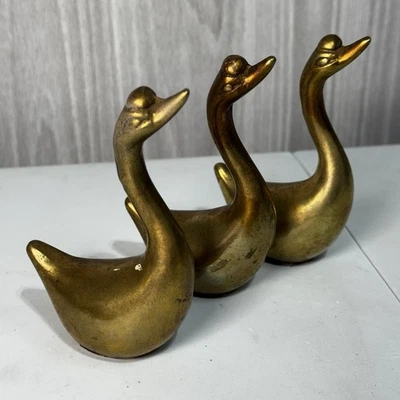 Juego de 3 figuras de gansos de latón lote de 3 figuras de metal pájaros ganso pátina pequeño de colección Foto 1 de 4