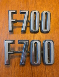 2 Ford OEM 1973-1979 F-700 guardabarros delantero emblema insignia logotipo placa de identificación D3TB16720GB - Imagen 1 de 12