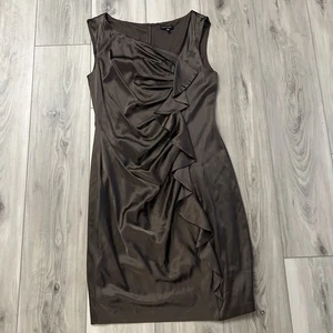 Saks Fifth Avenue braun Cocktailkleid Raffung Rüschen Seidenmischung Größe 4 in einwandfreiem Zustand - Bild 1 von 9