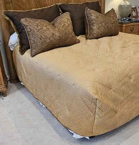 Gold Custom Made King Size Bed Spread Lined, Comes With Large Accent Pillows - Picture 1 of 7