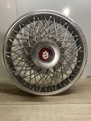 81 82 83 84 85 86 87 Oldsmobile Cutlass 14" radios de alambre tapacubos cubierta de rueda OEM Foto 1 de 4