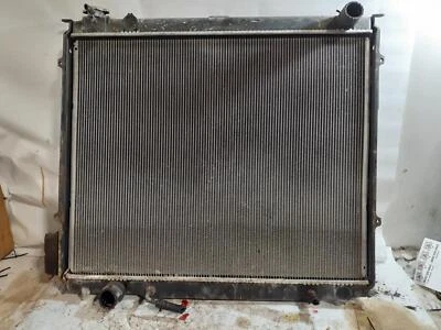 Used Radiator fits: 2005 Toyota Tundra 6 cylinder 1GRFE engine AT Grade A Foto 1 de 4