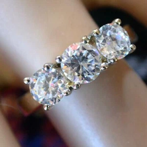9 ct GOLD second hand 3 stone CZ ring - Picture 1 of 5