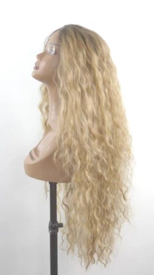 Peluca sintética Ombre marrón oscuro y rubio ceniza. Foto 1 de 4