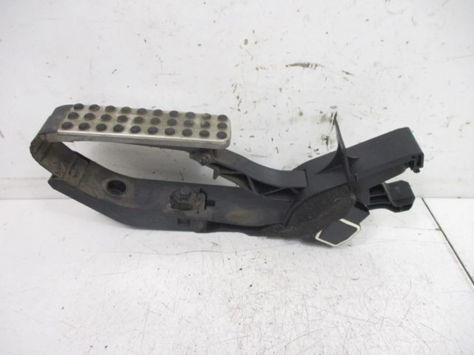 Pedal acelerador se adapta a MERCEDES-BENZ CLASE C MODELO T (S203) C 320 CDI Foto 1 de 4