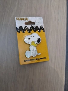 Snoopy & Woodstock Monogram Enamel Pin - Picture 1 of 2