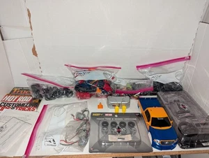 Lotto massiccio XMODS, corpi, ruote, motori ecc. - Così com'è  - Foto 1 di 14