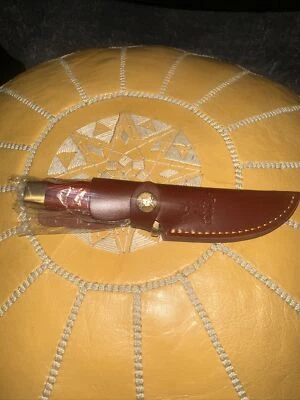 Cuchillo de hoja fija Elk Ridge Small Hunter con mango de madera de grano rico marrón rojizo Foto 1 de 4