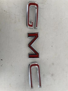 1966 GMC Grille Emblem Pickup Suburban Truck Squared Off Letters Red Stripe - Bild 1 von 5