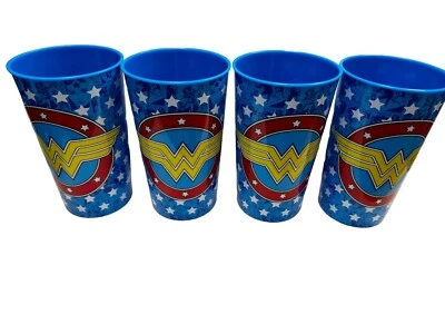 WONDER WOMAN Clásico Azul Brillante 18 OZ Juego de 4 tazas de plástico para fiestas Foto 1 de 4
