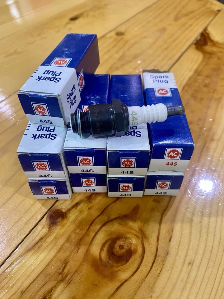 AC Delco 44S Spark Plugs Fire Ring New Old Stock Set Of 9 - Image 1 of 1