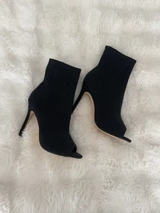 Women’s Size 6.5 Black Knit Stretch Peep Toe Bootie Heel Nicole Miller NY - Picture 1 of 6