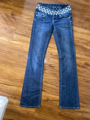 Vaqueros La idol 1 Foto 1 de 4