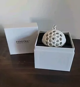 Pandora Cerámica Bola de Nieve Árbol de Navidad Adorno En Caja Original (2011) - Imagen 1 de 5