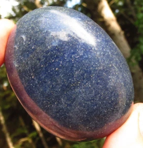 DUMORTIERITE RELAXATION & HARMONY POLISHED THROAT CHAKRA CRYSTAL PALMSTONE *1 - Picture 1 of 8