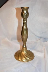 Candelabro retorcido de colección de latón 10" con candelabro iglesia altar boda gótica - Imagen 1 de 1