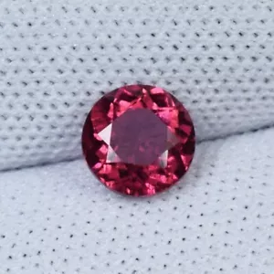 0.57 ct BEST GRADE PURPLE PINK / NATURAL RUBELITE TOURMALINE - ROUND Gemstone !! - Picture 1 of 3